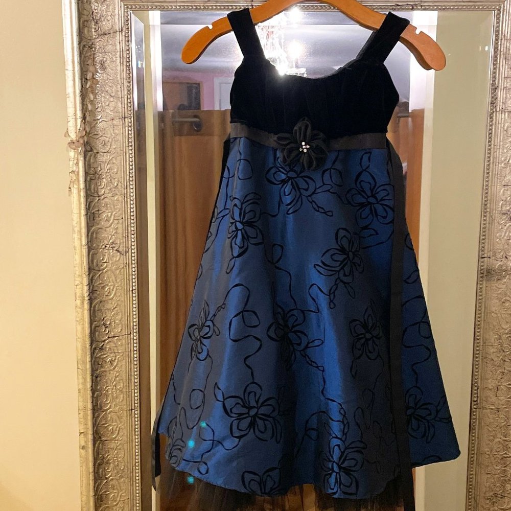 La Princess beautiful blue black velour accents